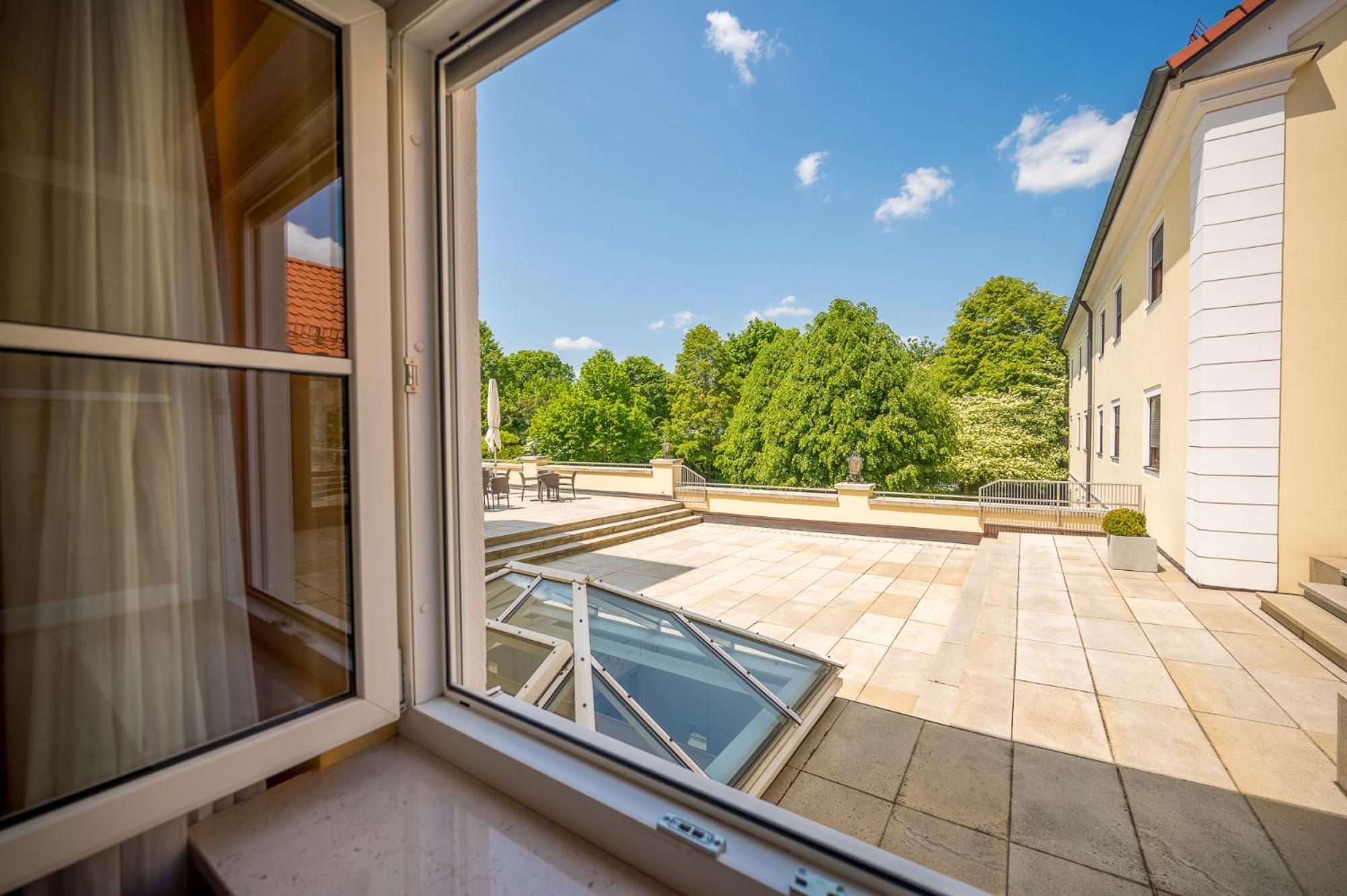 Hotel am Schlosspark Zum Kurfürst Oberschleißheim Exterior foto